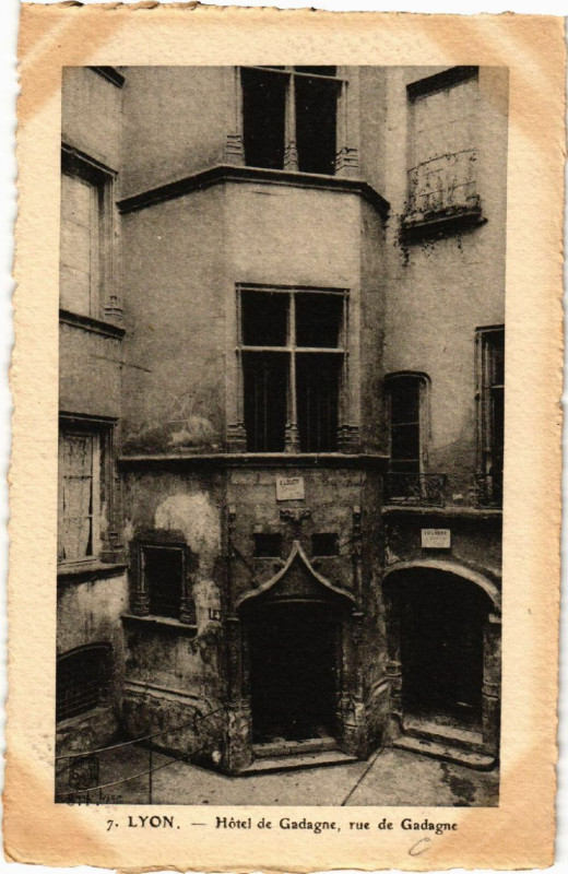 Carte postale ancienne Lyon Hotel de Gadagne. à Lyon