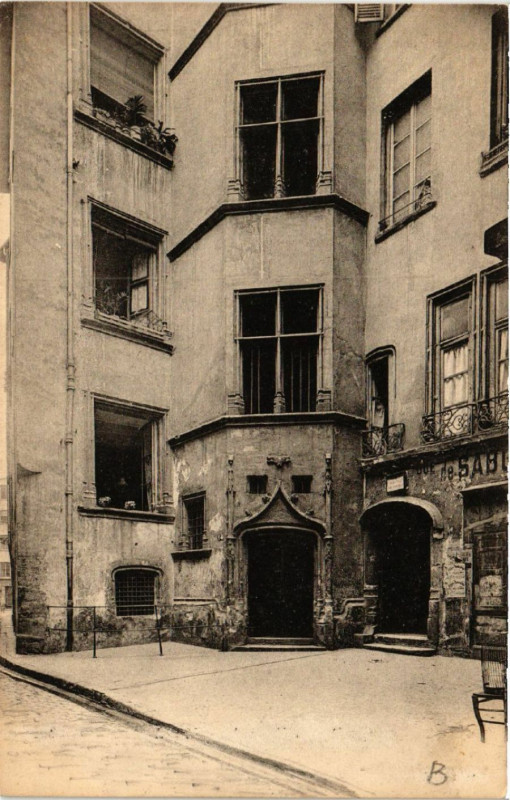 Carte postale ancienne Lyon Hotel de Gadagne à Lyon