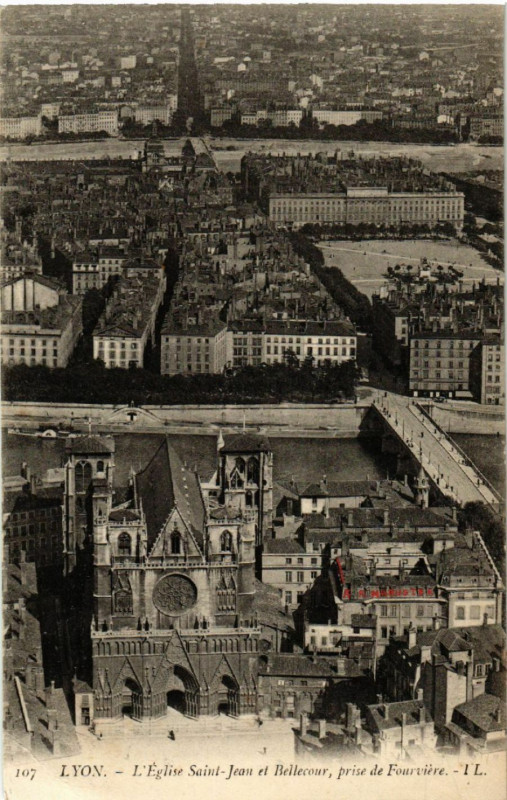 Carte postale ancienne Lyon Eglise St-Jean et Bellecour à Lyon