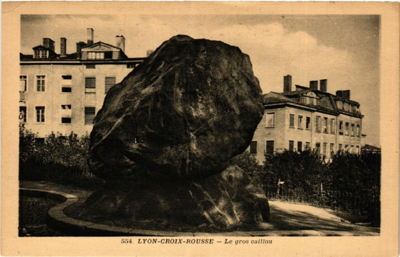 Carte postale ancienne Lyon Croix Rousse. Le Gros Caillou à Lyon