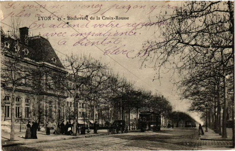 Carte postale ancienne Lyon Boulevard de la Croix Rousse. à Lyon