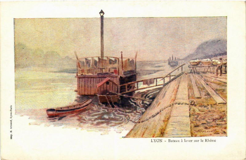 Carte postale ancienne Lyon Bateau a laver sur le Rhone à Lyon