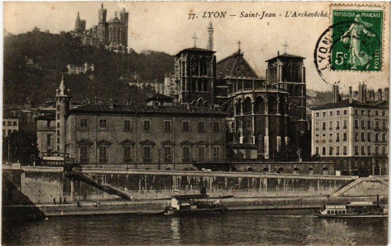 Carte postale ancienne Lyon-St Jean L'Archeveche à Lyon