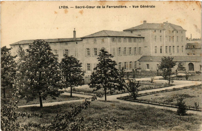 Carte postale ancienne Lyon-Sacre Coeur de la Ferrandiere Vue générale à Lyon