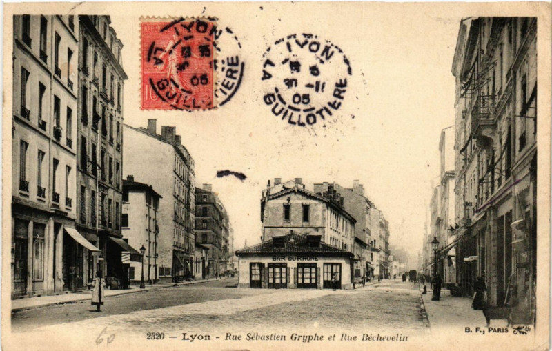 Carte postale ancienne Lyon-Rue Sebastien Gryphe et Rue Bechevelin à Lyon