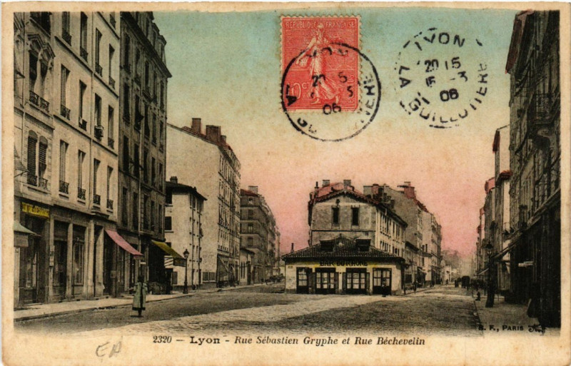 Carte postale ancienne Lyon-Rue Sebastien Gryphe et Rue Bechevelin à Lyon