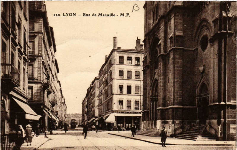 Carte postale ancienne Lyon-Rue de Marseille à Lyon