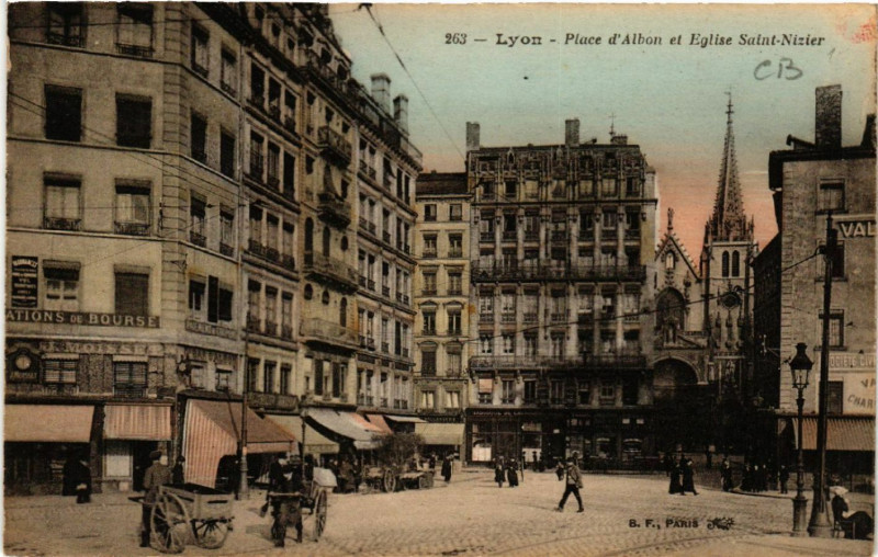 Carte postale ancienne Lyon-Place d'Albon et Eglise St-Nizier à Lyon