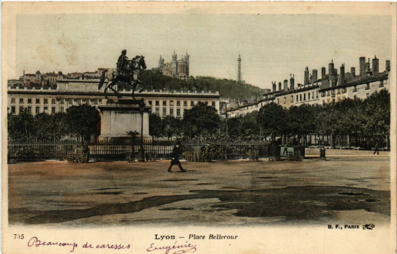 Carte postale ancienne Lyon-Place Bellecour à Lyon
