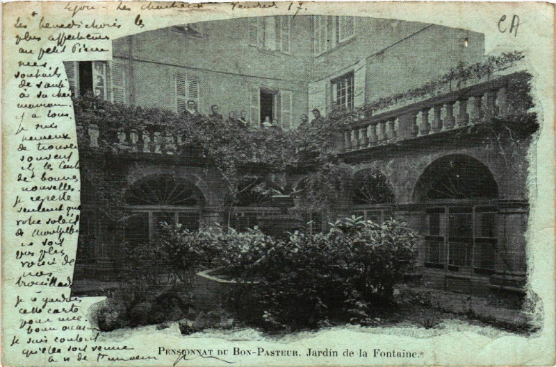 Carte postale ancienne Lyon-Pensionnat du Bon-Pasteur Jardin de la Fontaine à Lyon