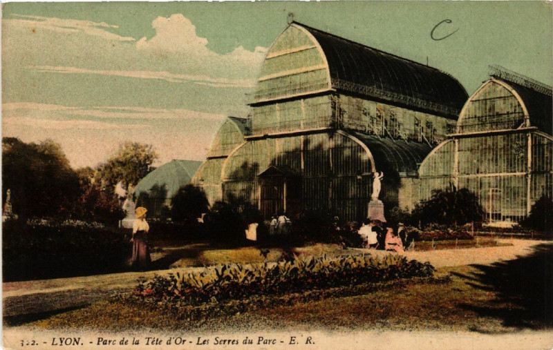 Carte postale ancienne Lyon-Parc de la Tete d'Or Les Serres du Parc à Lyon