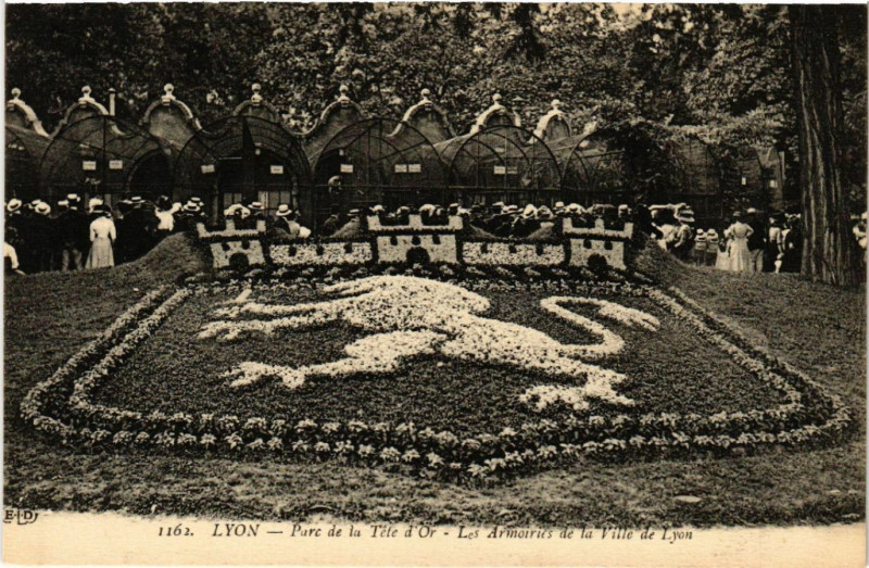 Carte postale ancienne Lyon-Parc de la Tete d'Or Les Armoiries de la Ville de Lyon à Lyon