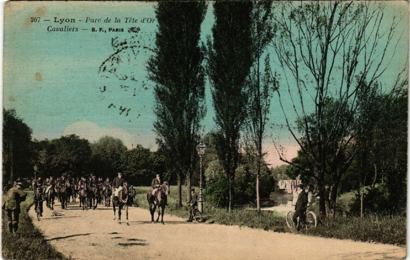 Carte postale ancienne Lyon-Parc de la Tete d'Or Cavaliers à Lyon