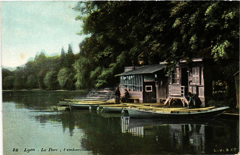 Carte postale ancienne Lyon-Le Parc l'embarcadere à Lyon