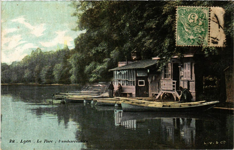 Carte postale ancienne Lyon-Le Parc l'embarcadere à Lyon