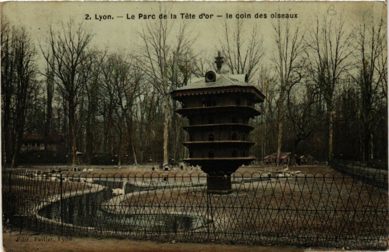 Carte postale ancienne Lyon-Le Parc de la Tete d'Or le coin des oiseaux à Lyon