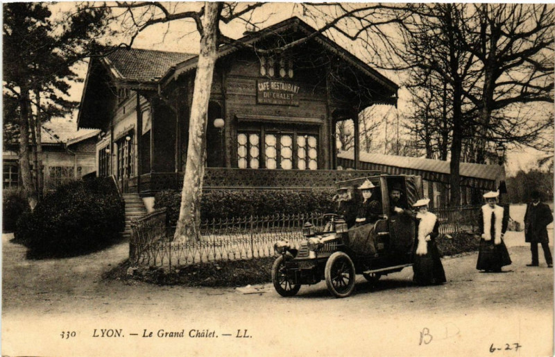 Carte postale ancienne Lyon-Le Grand Chalet à Lyon