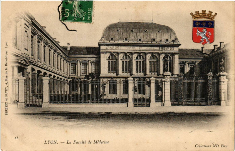 Carte postale ancienne Lyon-La Faculte de Medecine à Lyon