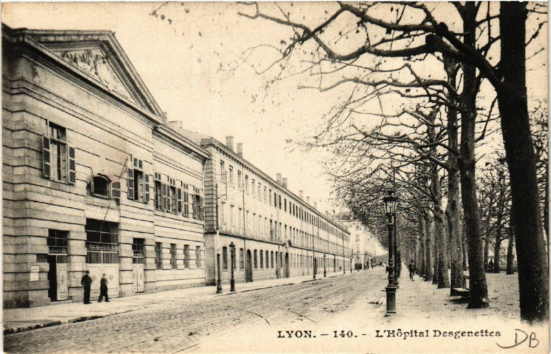 Carte postale ancienne Lyon-L'Hopital Desgenettes à Lyon