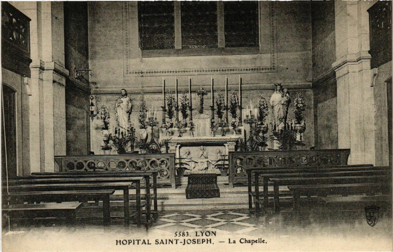 Carte postale ancienne Lyon-Hopital St-Joseph La Chapelle à Lyon