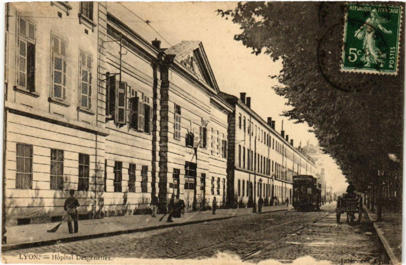 Carte postale ancienne Lyon-Hopital Desgenettes à Lyon