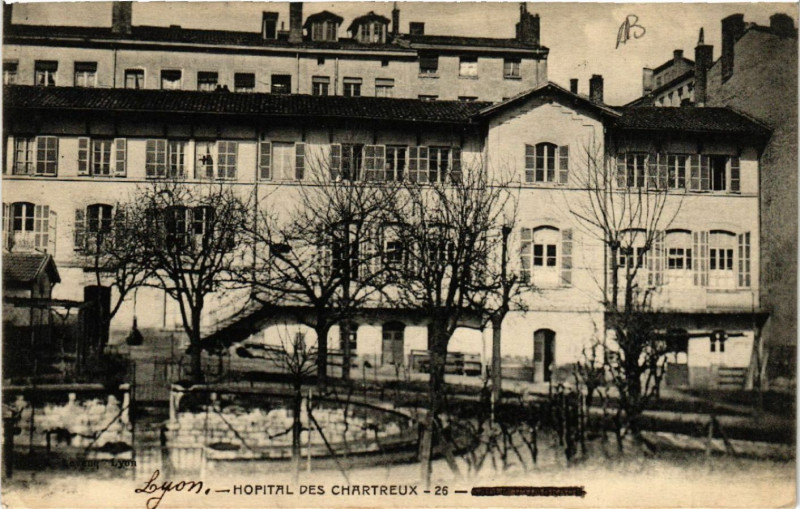 Carte postale ancienne Lyon-Hopital des Chartreux à Lyon