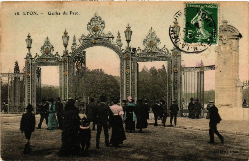 Carte postale ancienne Lyon-Grilles du Parc à Lyon