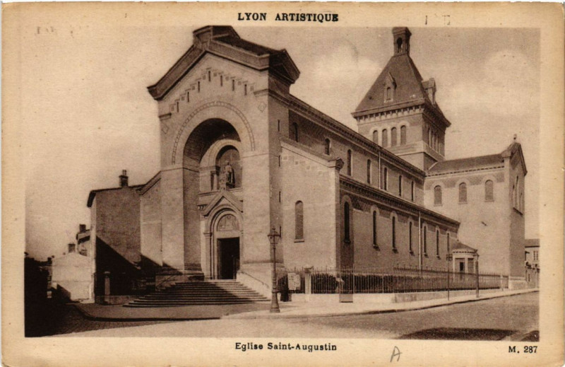 Carte postale ancienne Lyon-Eglise St-Augustin à Lyon