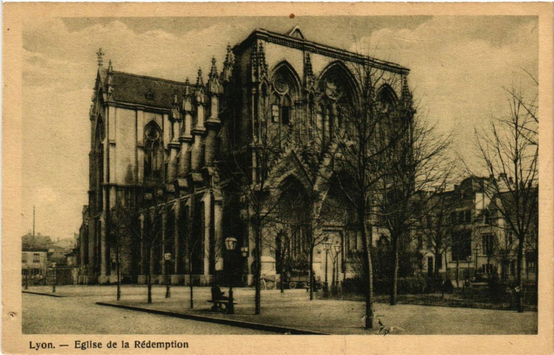 Carte postale ancienne Lyon-Eglise de la Redemption à Lyon