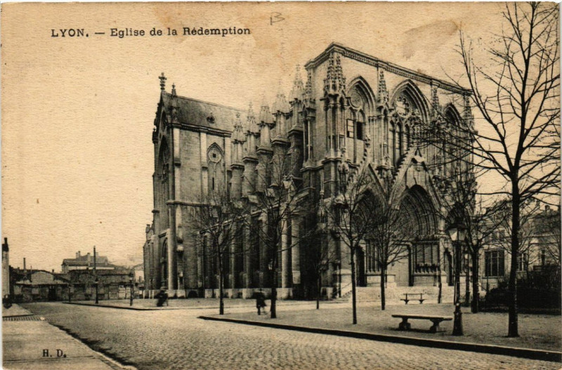 Carte postale ancienne Lyon-Eglise de la Redemption à Lyon