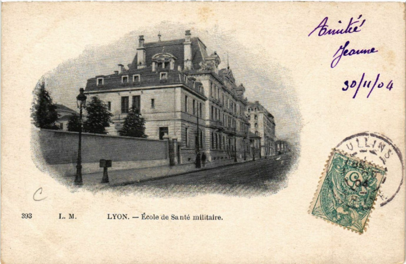 Carte postale ancienne Lyon-Ecole de Sante militaire à Lyon