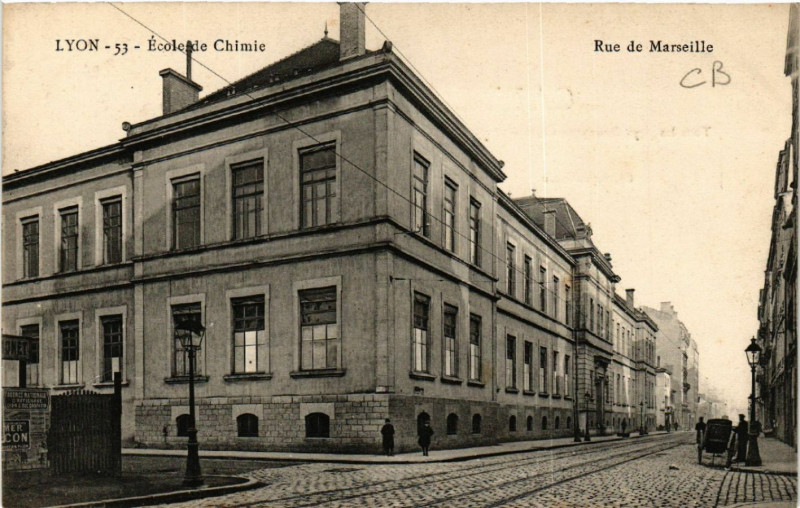 Carte postale ancienne Lyon-Ecole de Chimie Rue de Marseille à Lyon