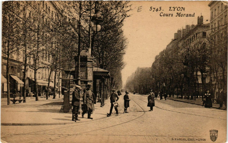 Carte postale ancienne Lyon-Cours Morand à Lyon
