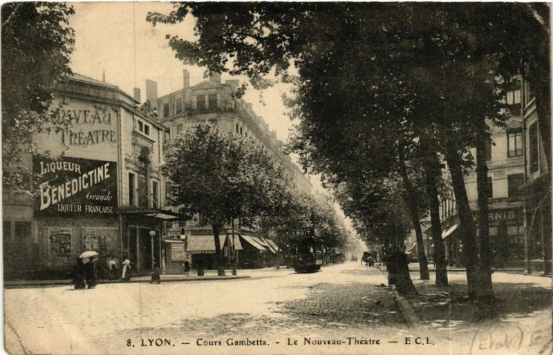 Carte postale ancienne Lyon-Cours Gambetta Le Nouveau-Theatre à Lyon