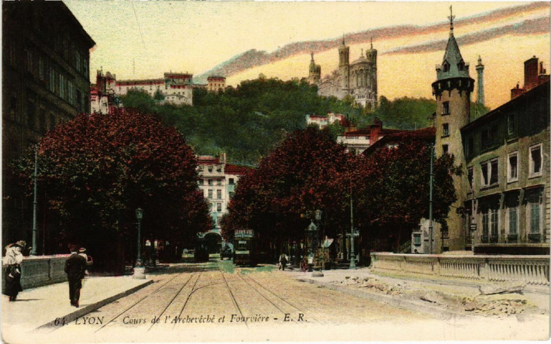 Carte postale ancienne Lyon-Cours de l'Archeveche et Fourviere à Lyon