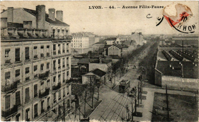 Carte postale ancienne Lyon-Avenue Felix-Faure à Lyon