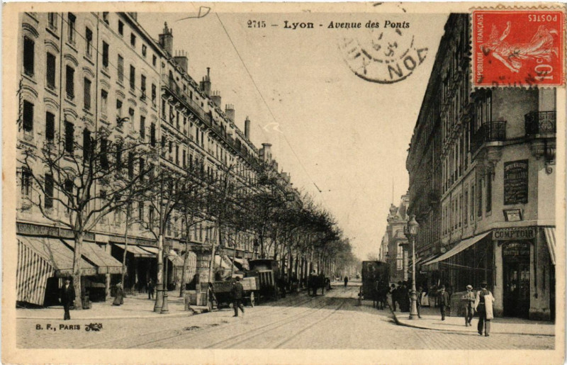 Carte postale ancienne Lyon-Avenue des Ponts à Lyon
