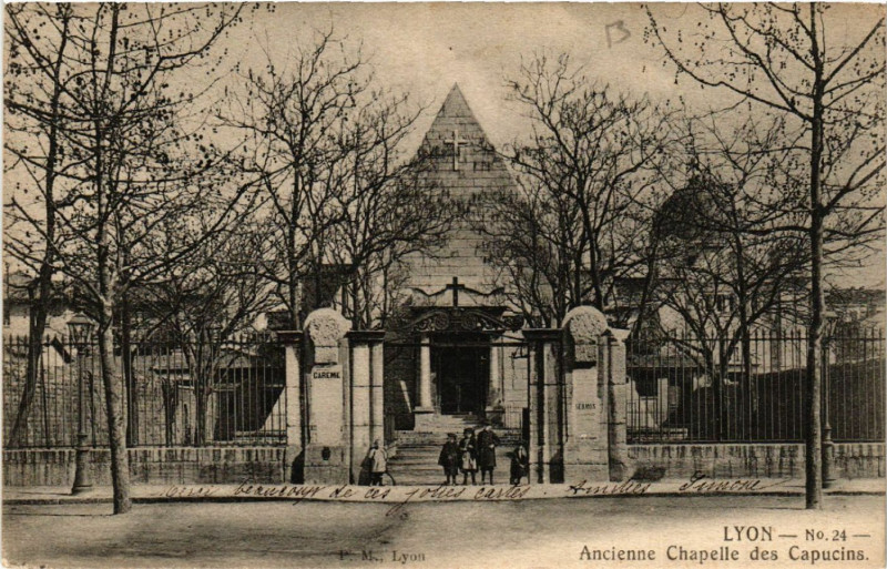 Carte postale ancienne Lyon-Ancienne Chapelle des Capucins à Lyon