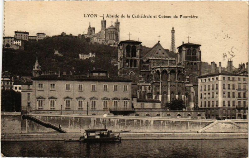 Carte postale ancienne Lyon-Abside de la Cathedrale et Coteau de Fourviere à Lyon