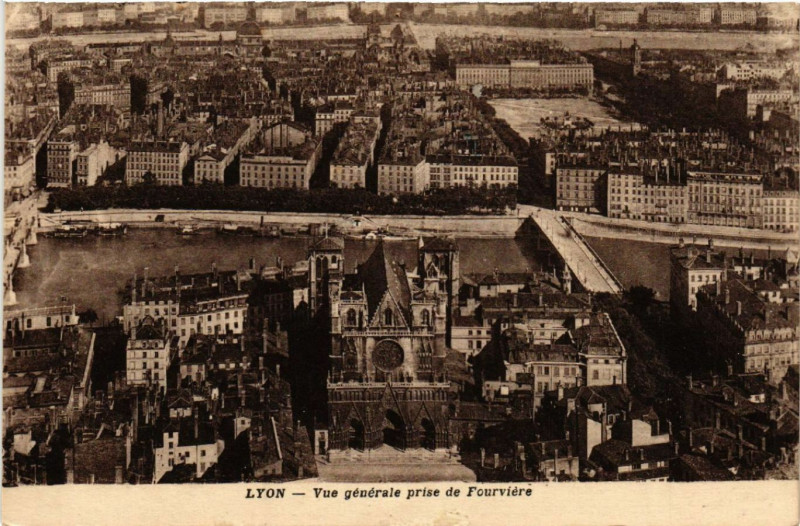 Carte postale ancienne Lyon Vue générale prise de Fourviére à Lyon