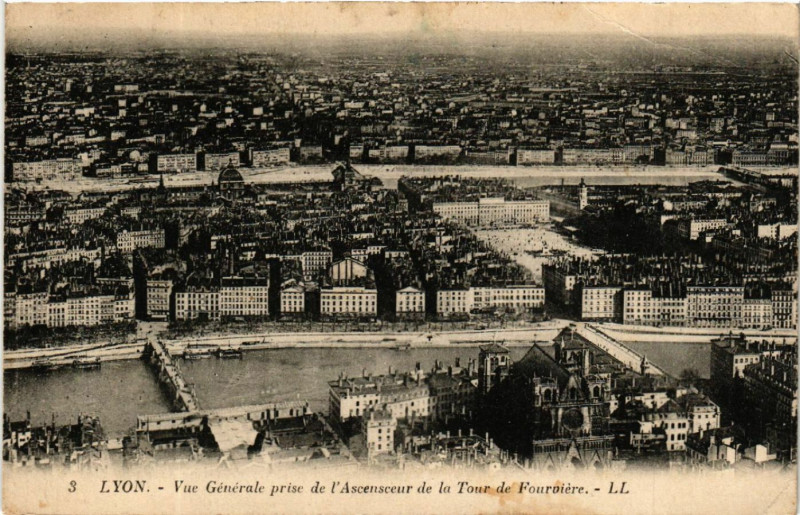 Carte postale ancienne Lyon Vue générale prise de Fourviere à Lyon