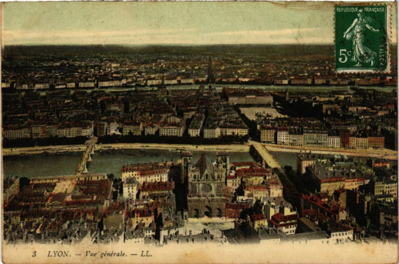 Carte postale ancienne Lyon Vue générale à Lyon