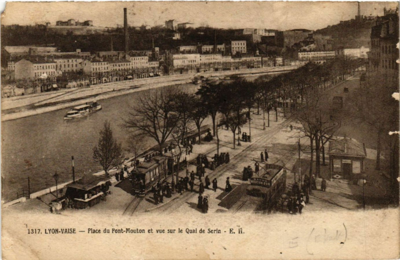 Carte postale ancienne Lyon Vaise-Place du Pont Mouton et vue sur le Quai de Serin à Lyon