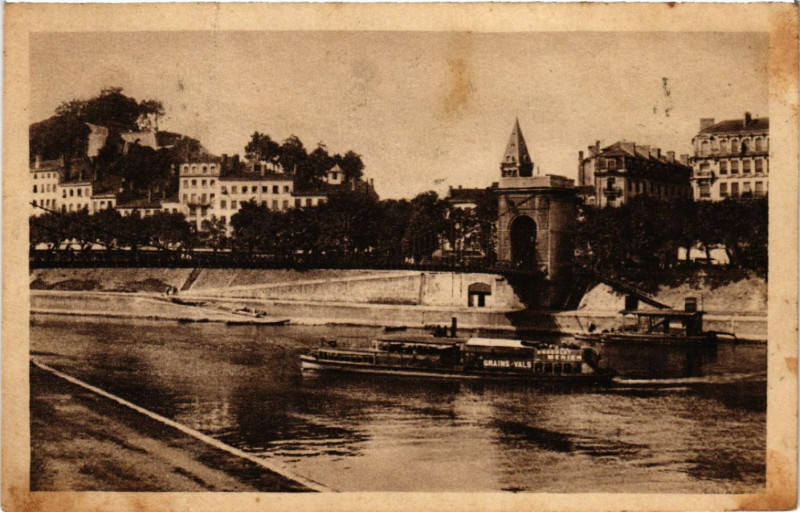 Carte postale ancienne Lyon Vaise-Le Pont Mouton et le Fort de Loyasse à Lyon