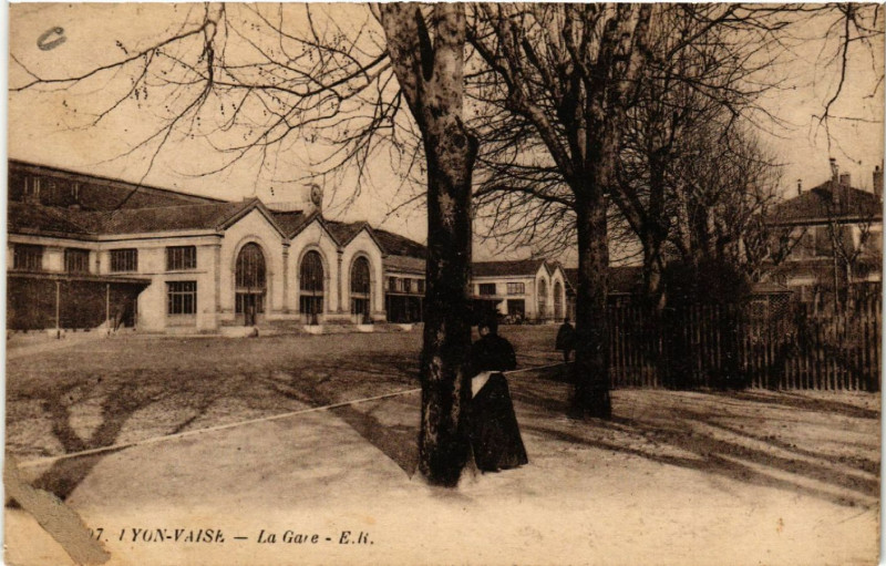 Carte postale ancienne Lyon Vaise-La Gare à Lyon
