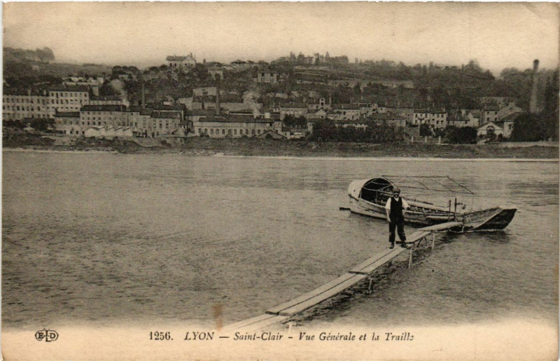 Carte postale ancienne Lyon St-Clair-Vue générale et la Traille à Lyon