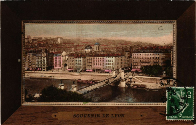 Carte postale ancienne Lyon Souvenir à Lyon