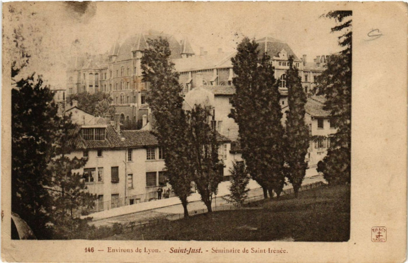 Carte postale ancienne Lyon St-Just-Seminaire de St-Irenée à Lyon