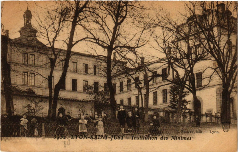 Carte postale ancienne Lyon St-Just-Inst. des Minimes à Lyon