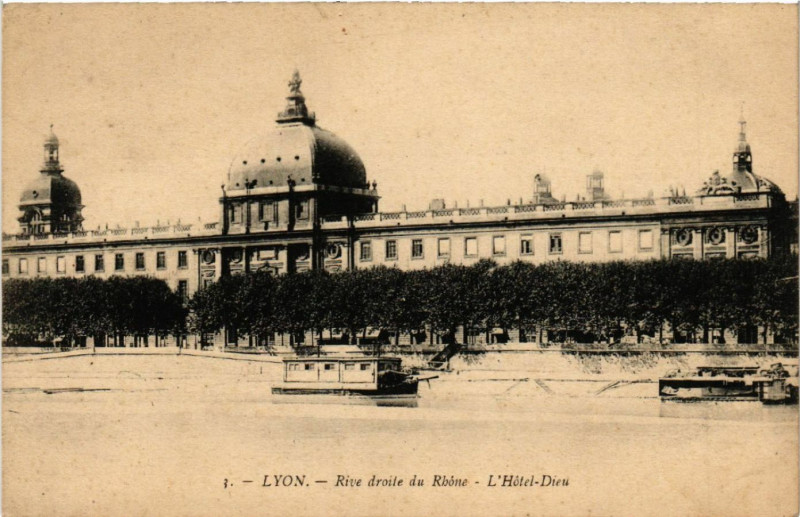 Carte postale ancienne Lyon Rive droite du Rhone. Hotel Dieu. à Lyon
